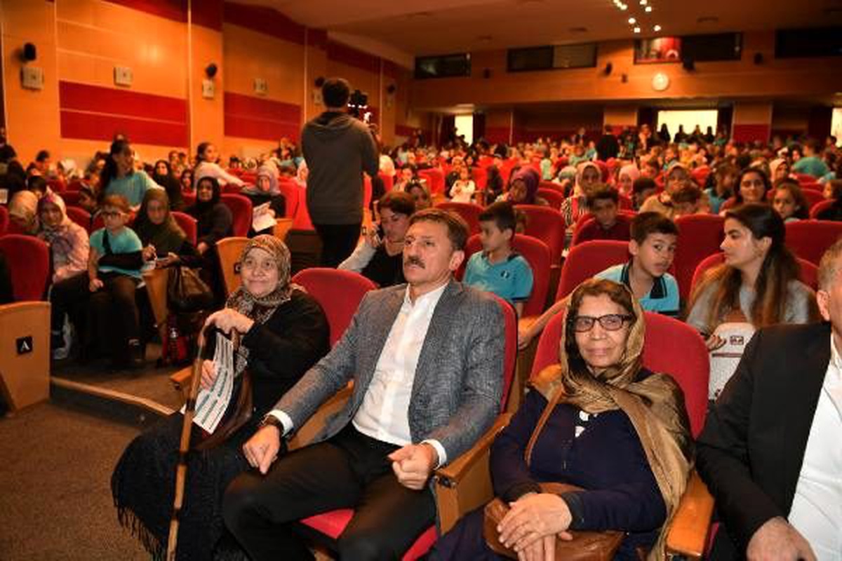 Bahçelievler\'de 500 öğrenci ve ailesi afet eğitimi aldı