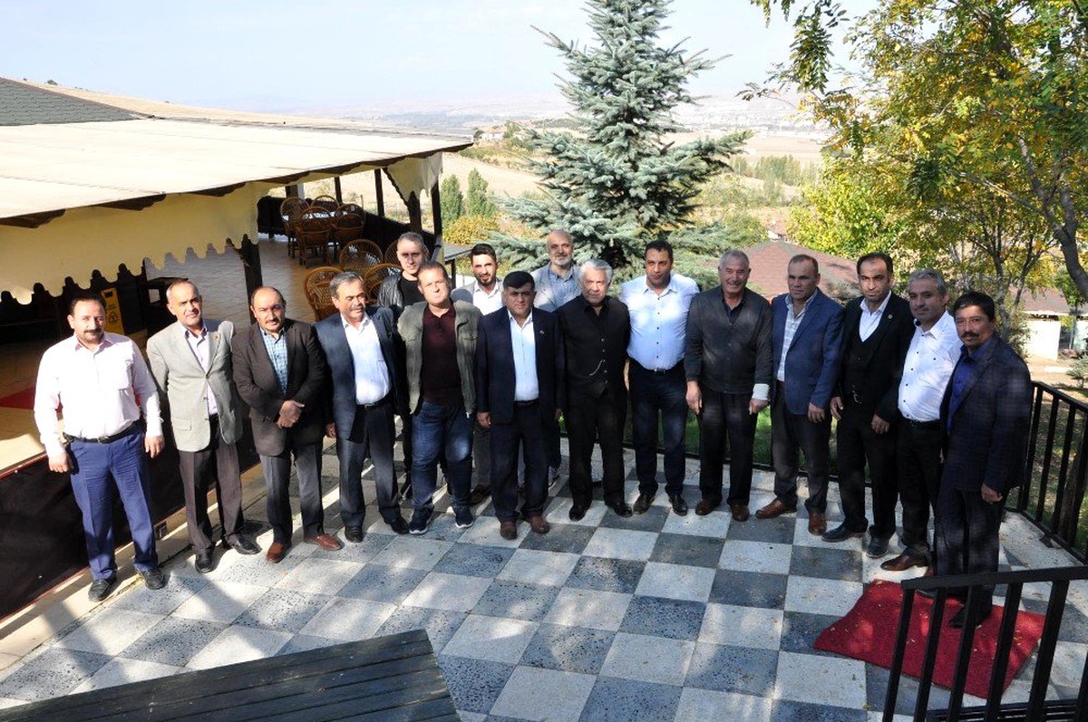 Başkan Ekinci, Muhtarlarla kahvaltıda biraraya geldi