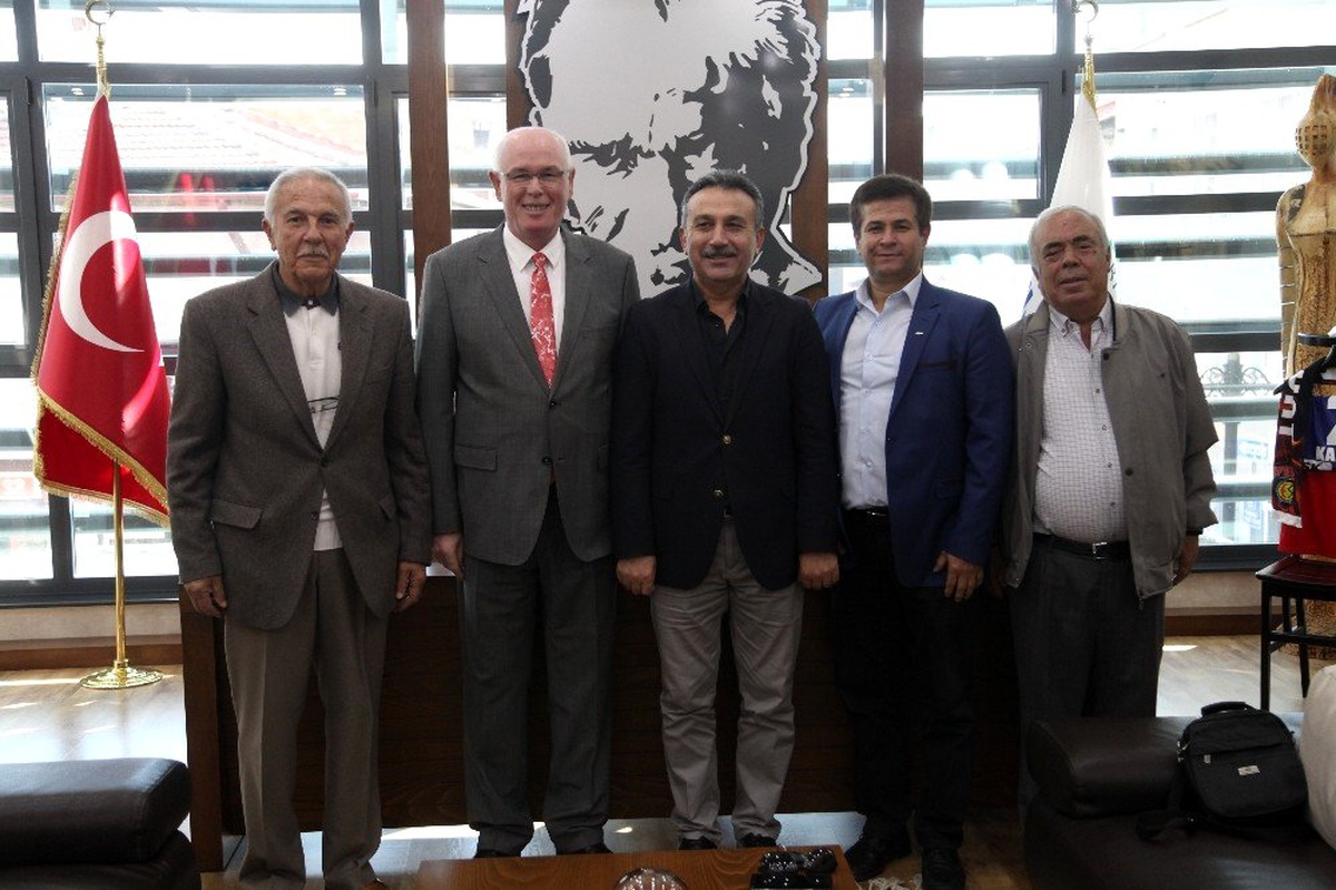 Başkan Kazım Kurt: "Demokratik kitle örgütlerine destek olmaya devam edeceğiz"