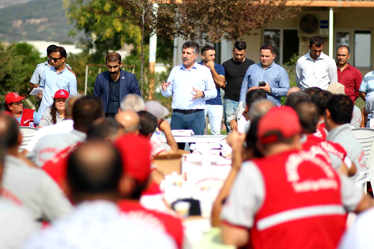 Başkan Sandal: Önceliğimiz emekçilerin ve Bayraklı\'nın hakları