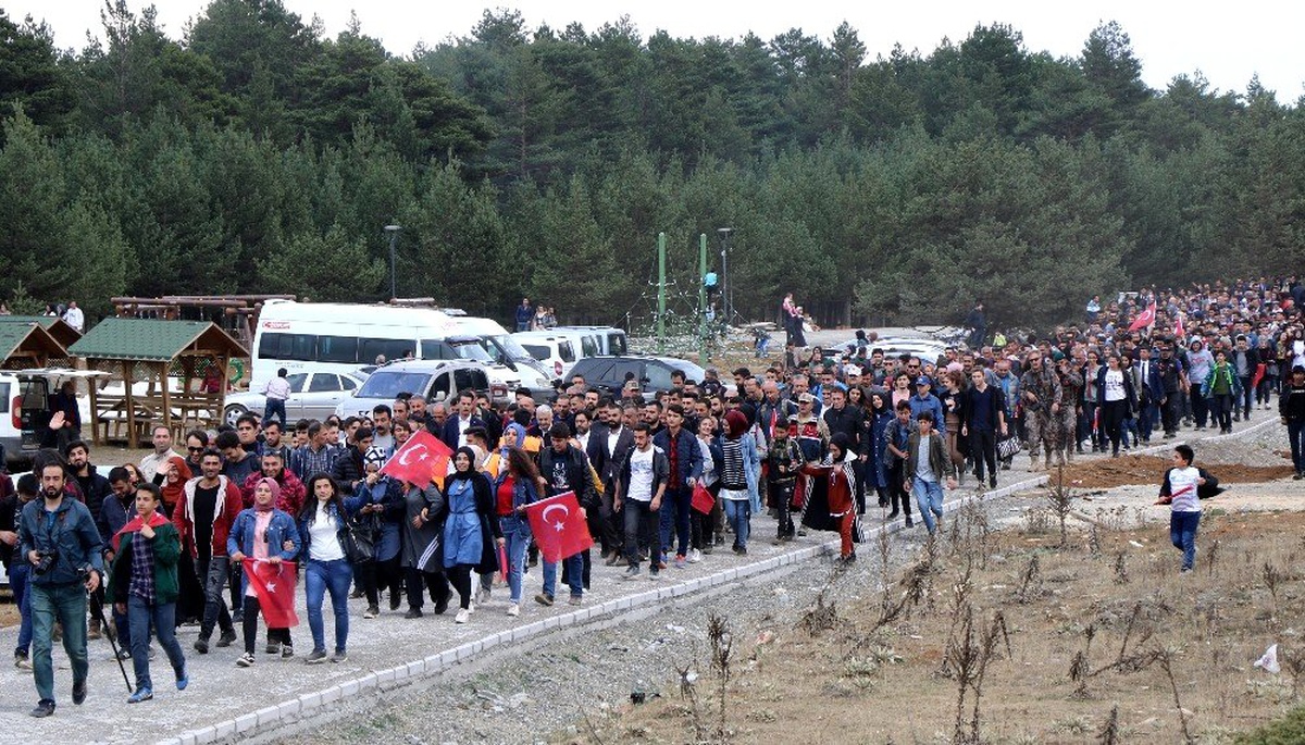Binali Yıldırım, Dumanlı Yaylasında 10 km yürüyüş yaptı