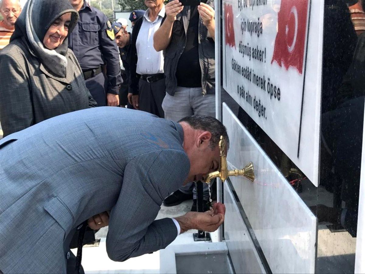 Burhaniye\'de Şehit Yüzbaşı Aşık için çeşme yaptırıldı