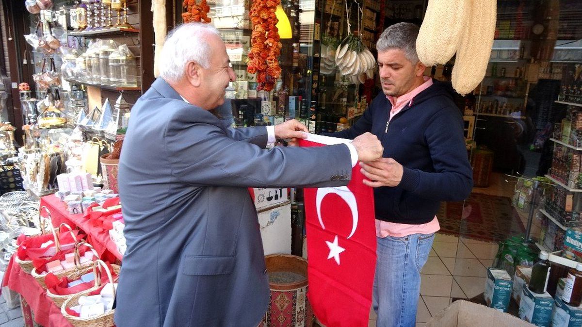 Bursa Kent Konseyi\'nden Barış Pınarı Harekatı\'na bayraklı destek