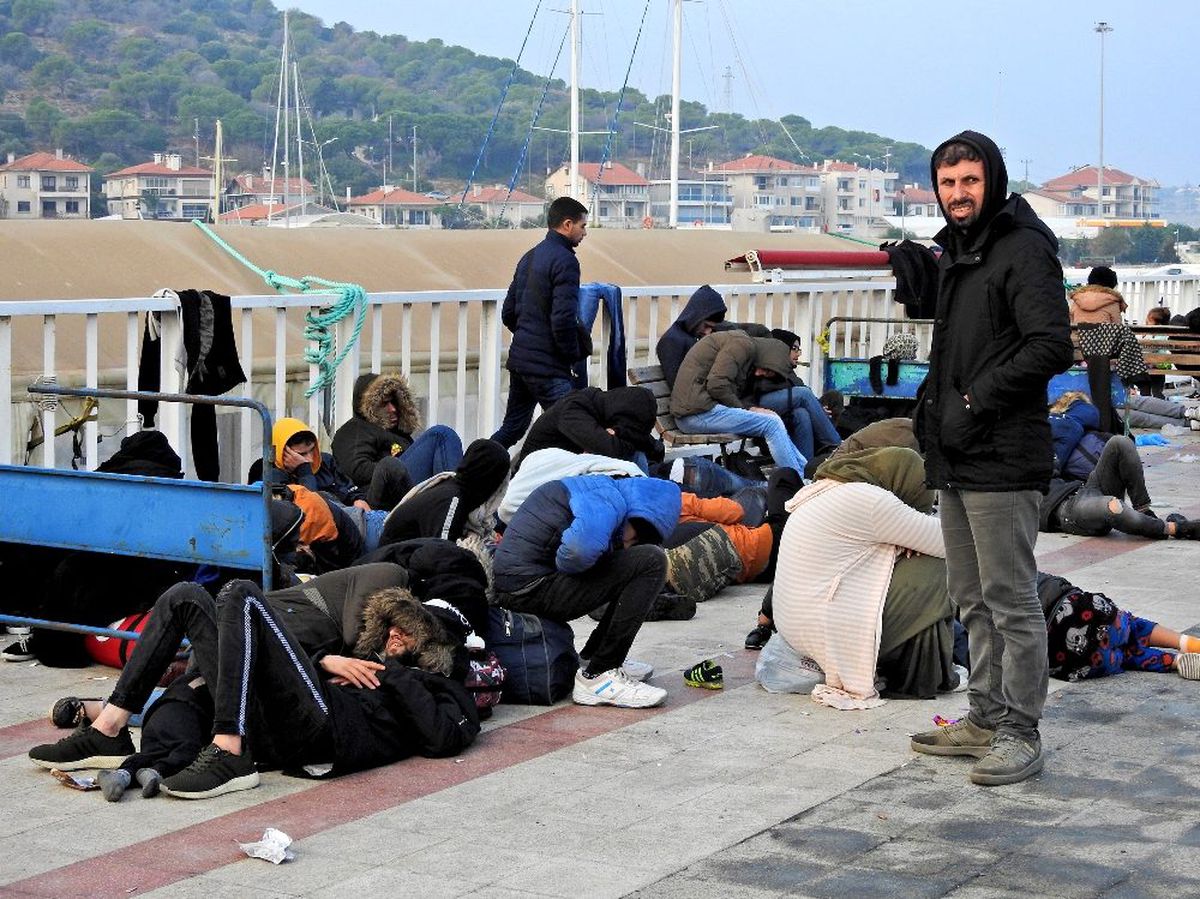 Çeşme\'de 313 düzensiz göçmen yakalandı