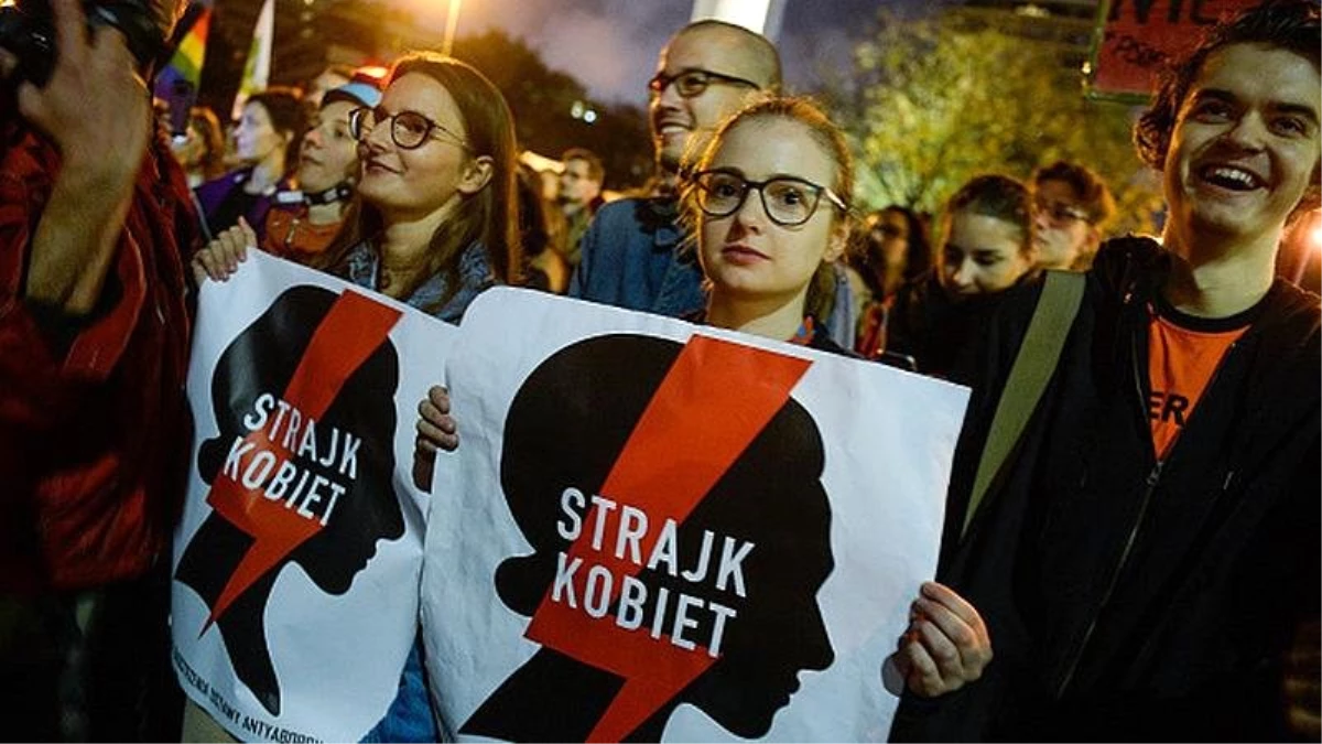 Cinsel eğitime hapis cezasının önünü açacak yasa tasarısı Polonya\'da tartışmalara yol açtı