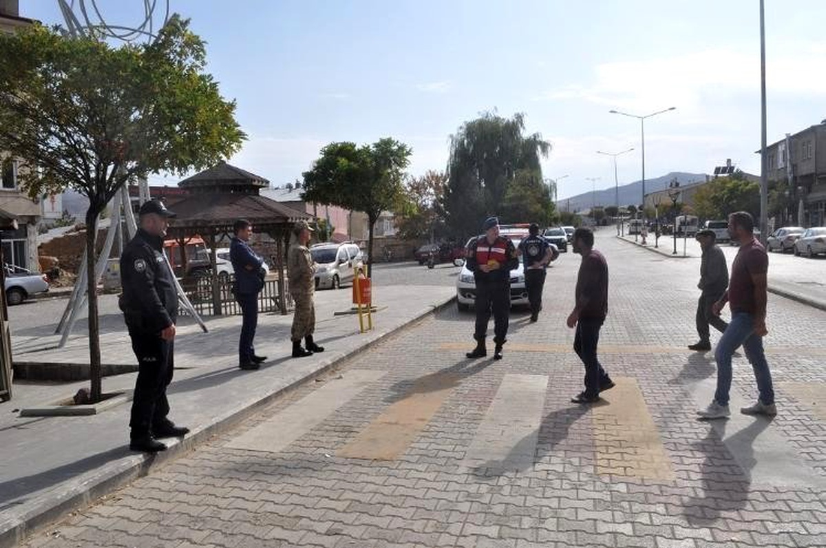 Demirözü\'nde yaya geçidi uygulaması yapıldı