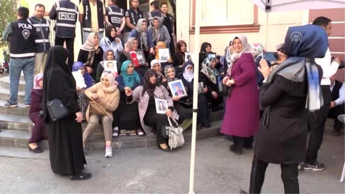 Diyarbakır annelerinin oturma eylemine destek ziyareti