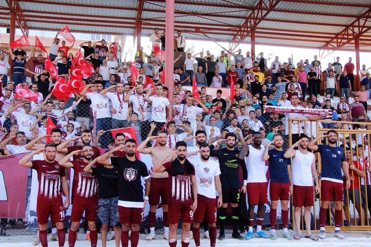 Hataysporlu futbolculardan asker selamı