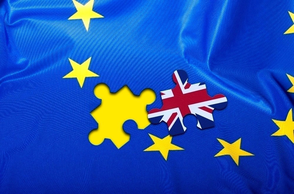 İngiltere\'de Brexit oylaması ertelendi
