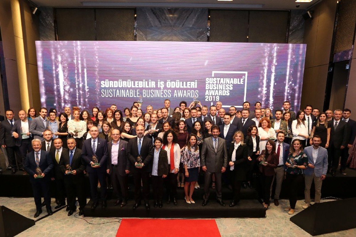 İzmir Büyükşehir Belediyesi\'ne Sürdürülebilirlik Ödülleri