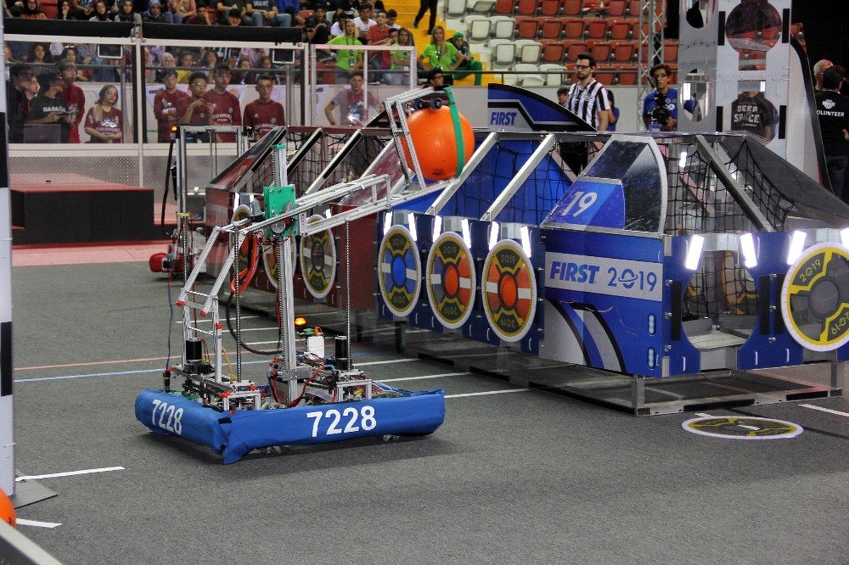 Mersin\'de FRC Liseler Arası Robotik Turnuvası heyecanı başladı