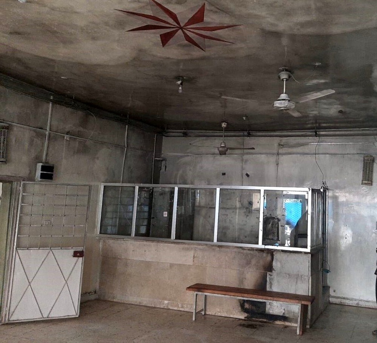 Terör örgütü YPG/PKK Tel Abyad Hastanesi\'ndeki cihazları yakmış!
