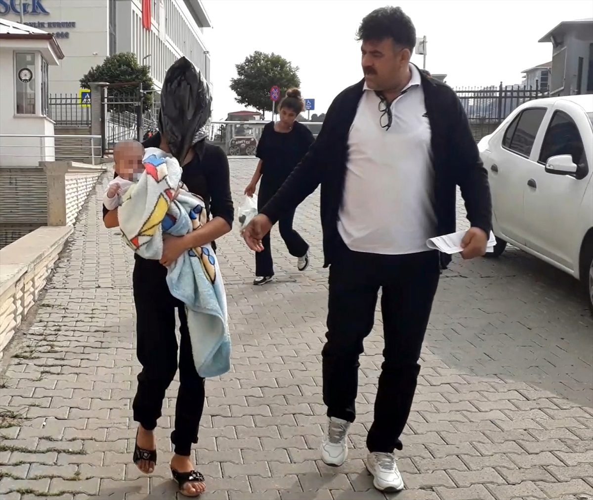 Samsun\'da hırsızlık şüphelisi 4 kadından 2\'si tutuklandı