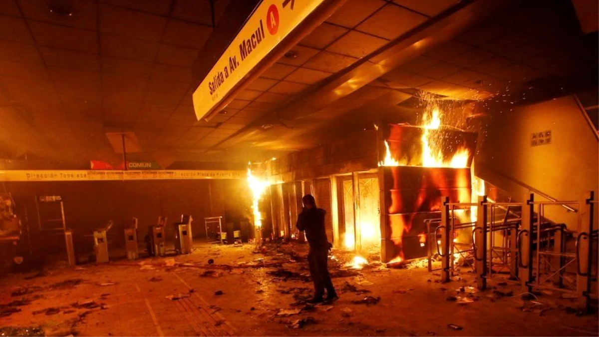 Şili\'de zamma isyan: Protestolar şiddet olaylarına dönüştü, OHAL ilan edildi