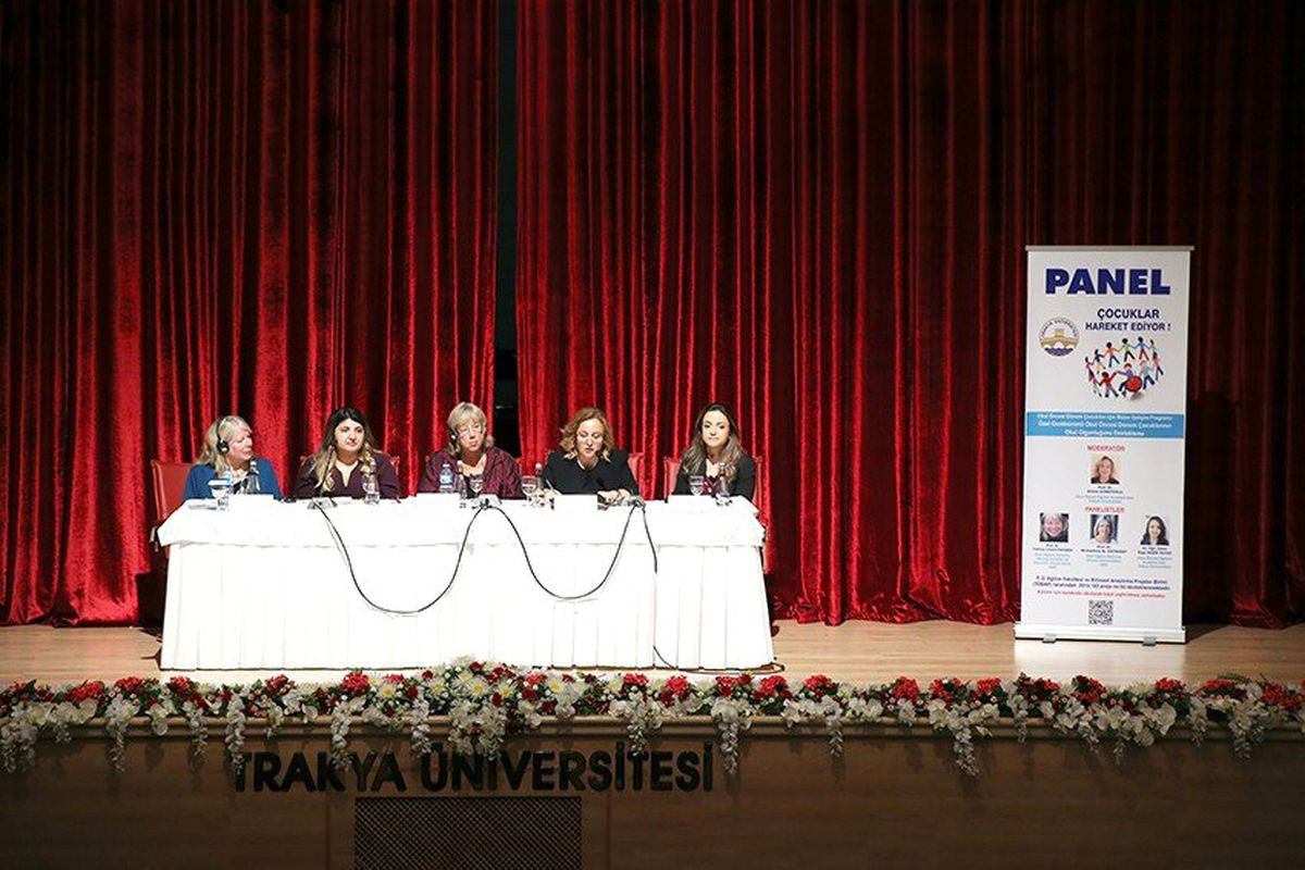 Trakya Üniversitesi\'nde "Çocuklar hareket ediyor" paneli