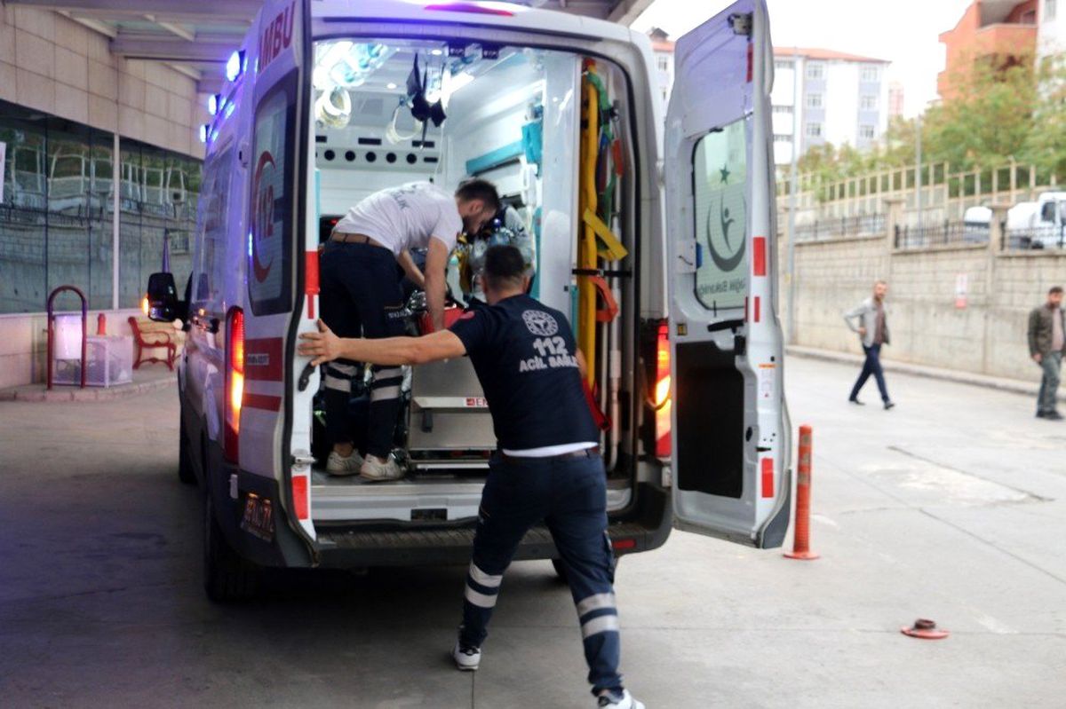 Üzerine yıldırım düşen çocuk kurtarılamadı