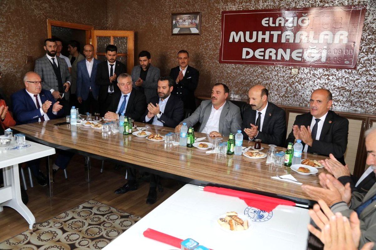 Vali Kaldırım ve Başkan Şerifoğullları, muhtarlarla bir araya geldi