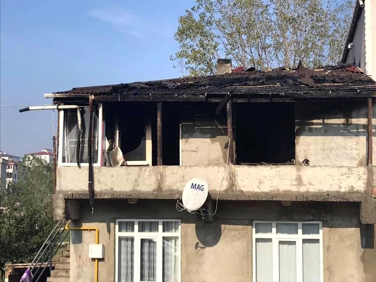 Yangında bir ev küle döndü