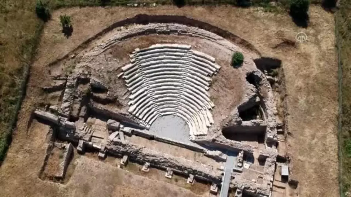 19 asırlık kadın hekim mezarı bulundu