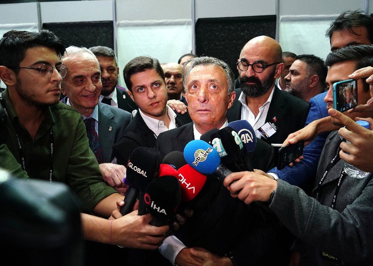 Ahmet Nur Çebi: "Beşiktaş\'ın şerefi, namusu ve dik duruşu bize emanet"
