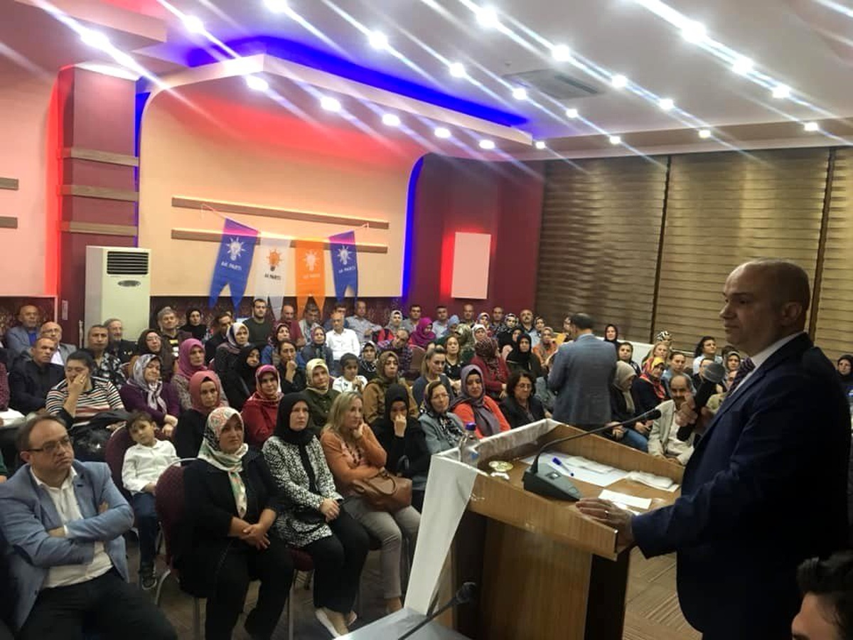 AK Parti\'den coşkulu toplantı