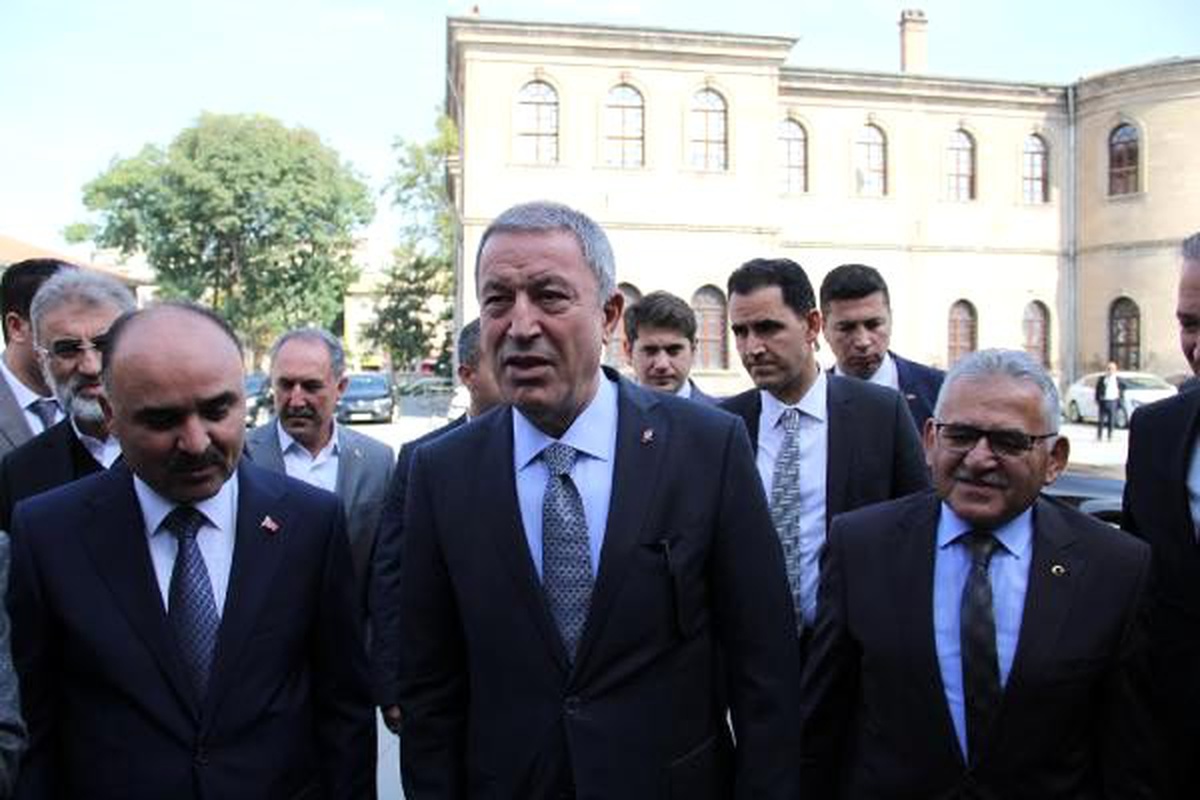 Bakan Akar: Bizim kimsenin toprağında gözümüz yok