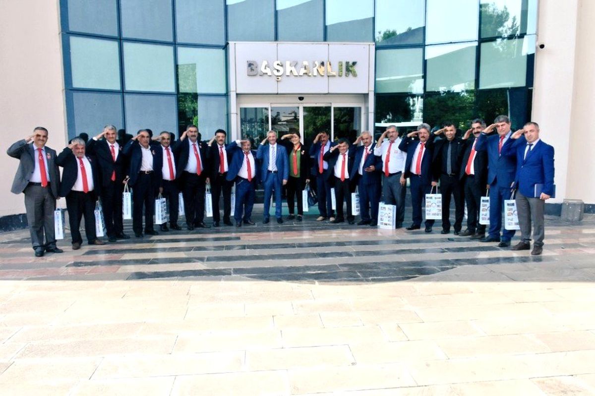 Başkan Tahmazoğlu Muhtarlar gününü kutladı
