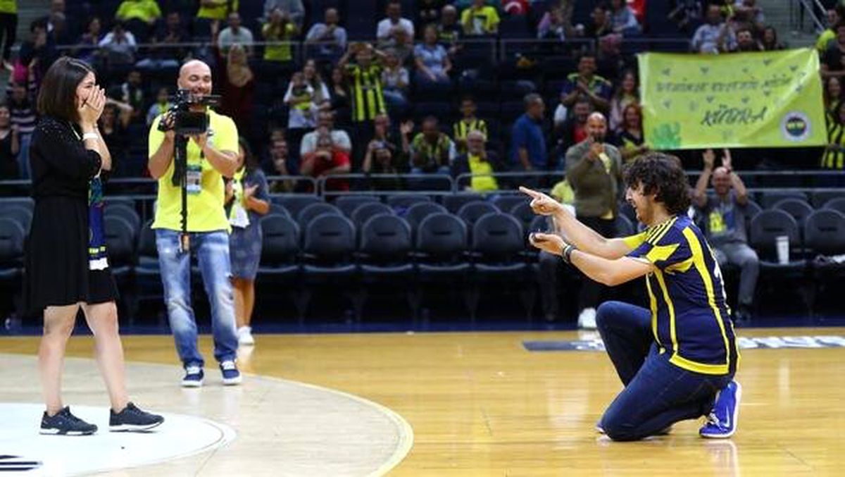 Fenerbahçe Beko maçında sürpriz teklif!