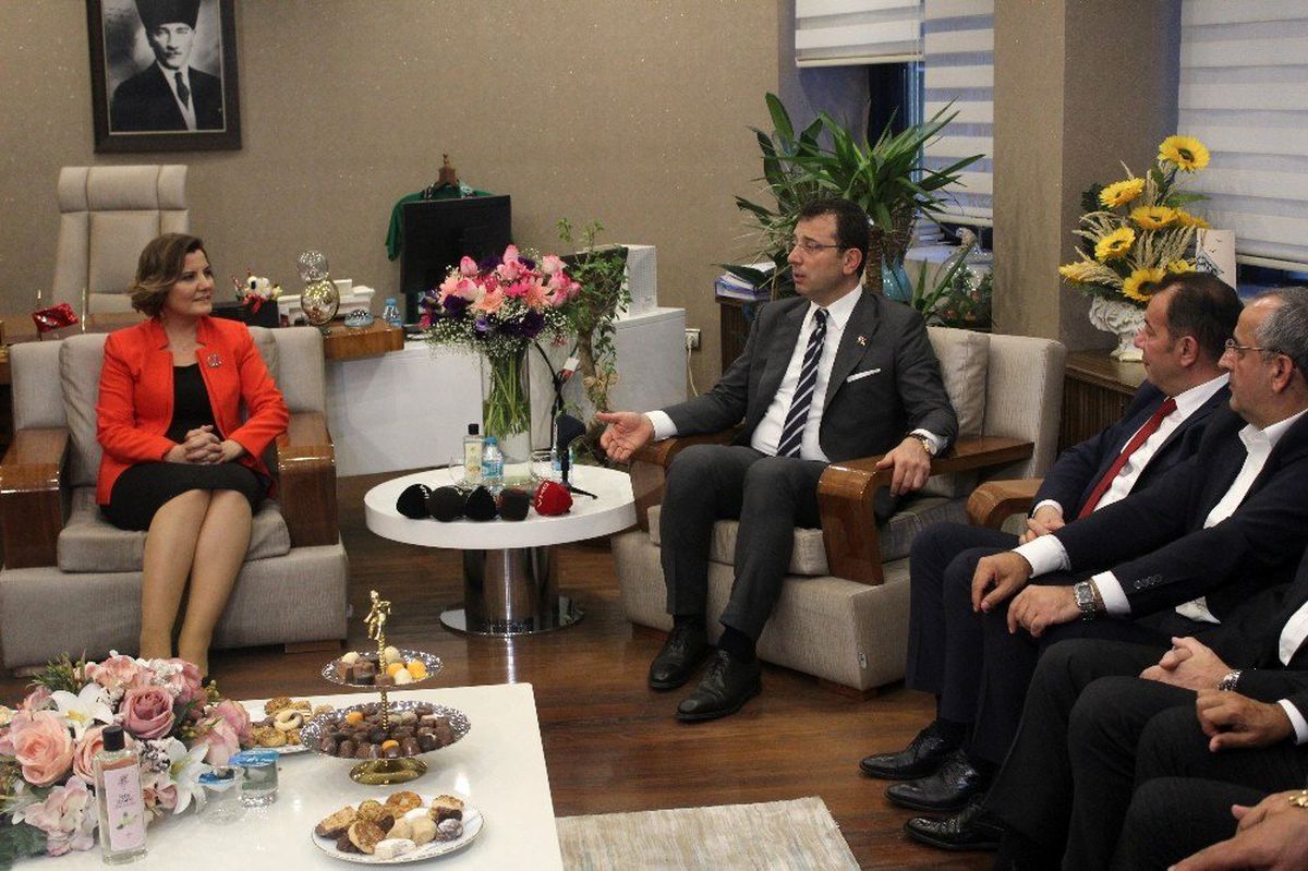 İmamoğlu\'ndan İzmit Belediye Başkanı Fatma Kaplan Hürriyet\'e ziyaret