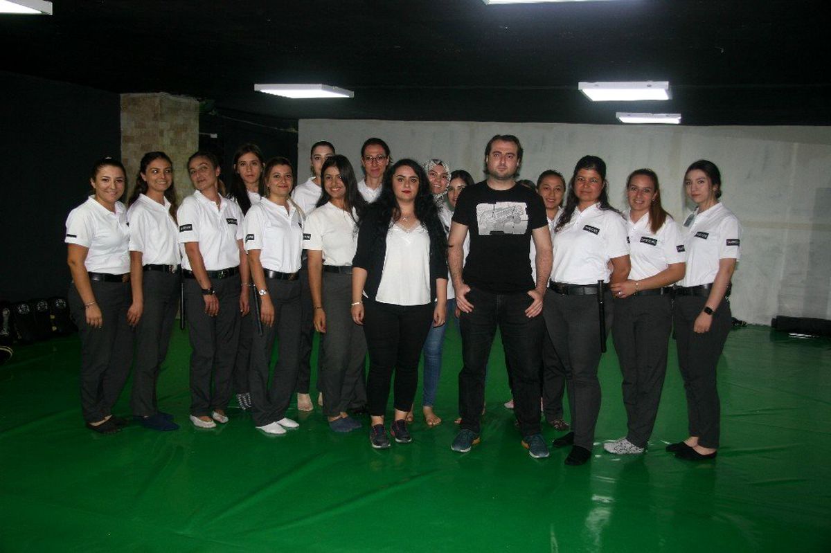 Kadınlar Wing Chun yakın dövüş eğitimi ile \'şiddete dur\' diyecekler