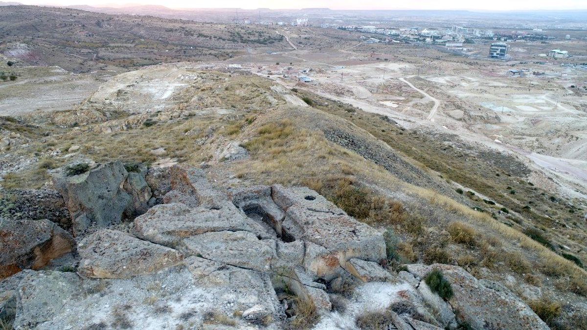 Kapadokya\'da 2 bin yıllık Roma mezarları talan edildi