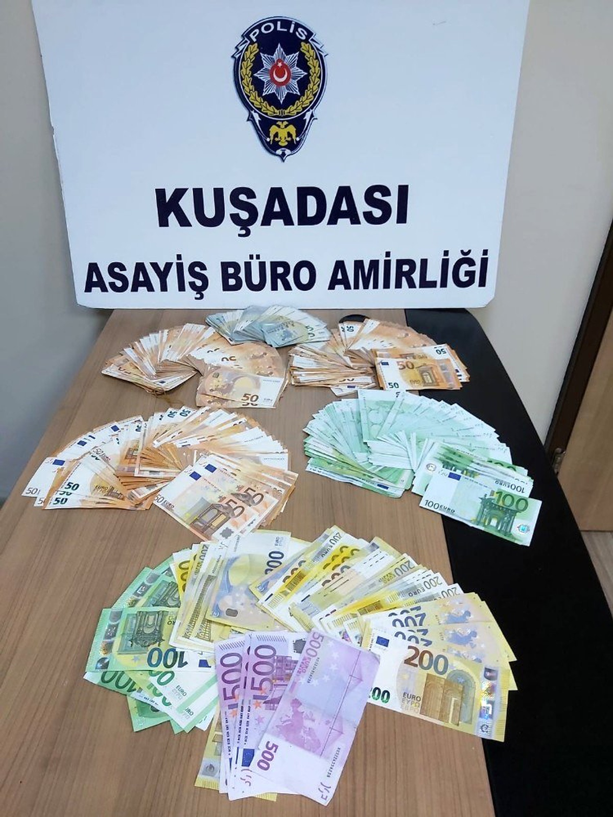 Kuşadası\'nda telefon dolandırıcılığına suçüstü