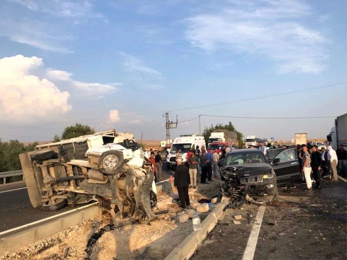 Mardin\'de trafik kazası: 1 ölü, başsavcı ile birlikte 9 yaralı