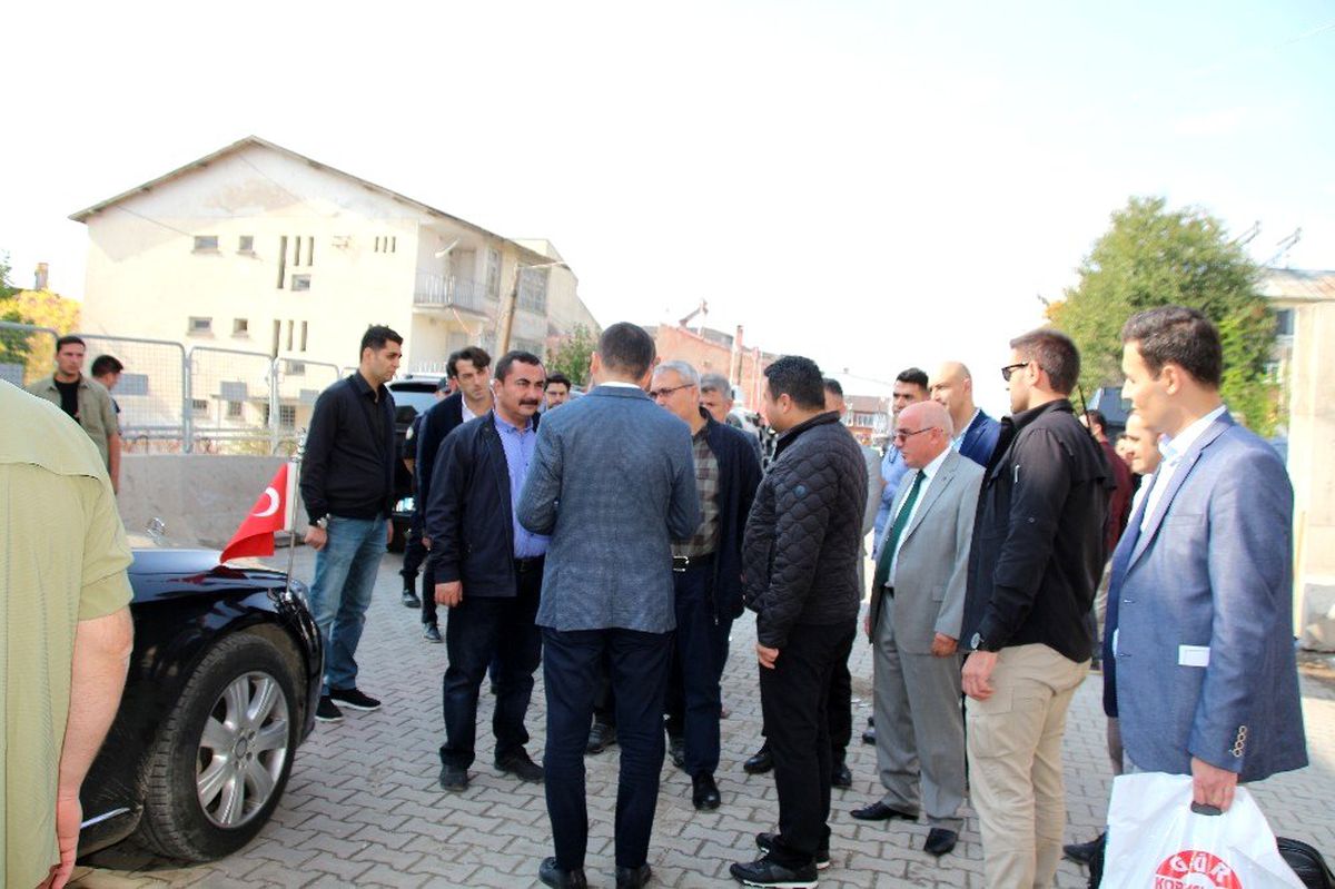 Muş Valisi Gündüzöz Varto\'da