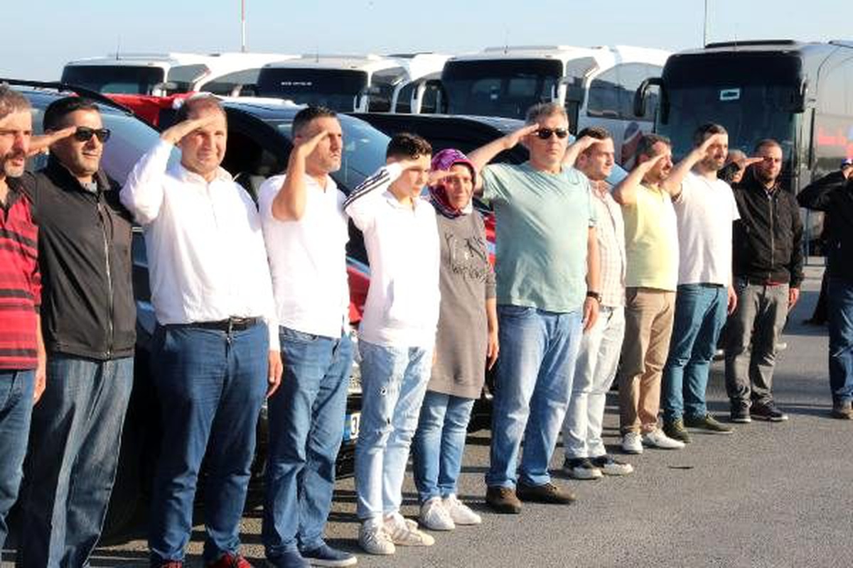 Profesyonel taşıyıcılardan Barış Pınarı\'na destek konvoyu