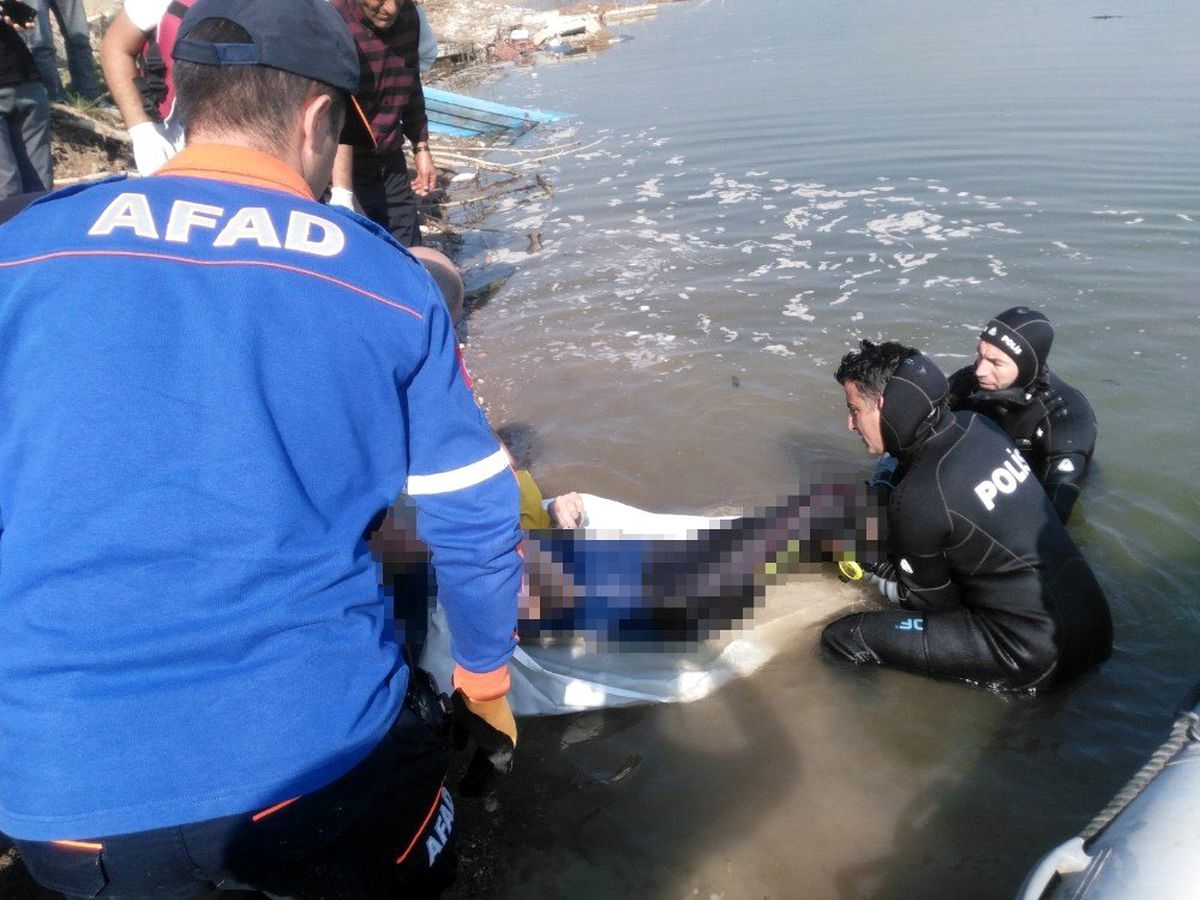 Sakarya Nehri\'ne düşerek kaybolan adamın cansız bedenine ulaşıldı