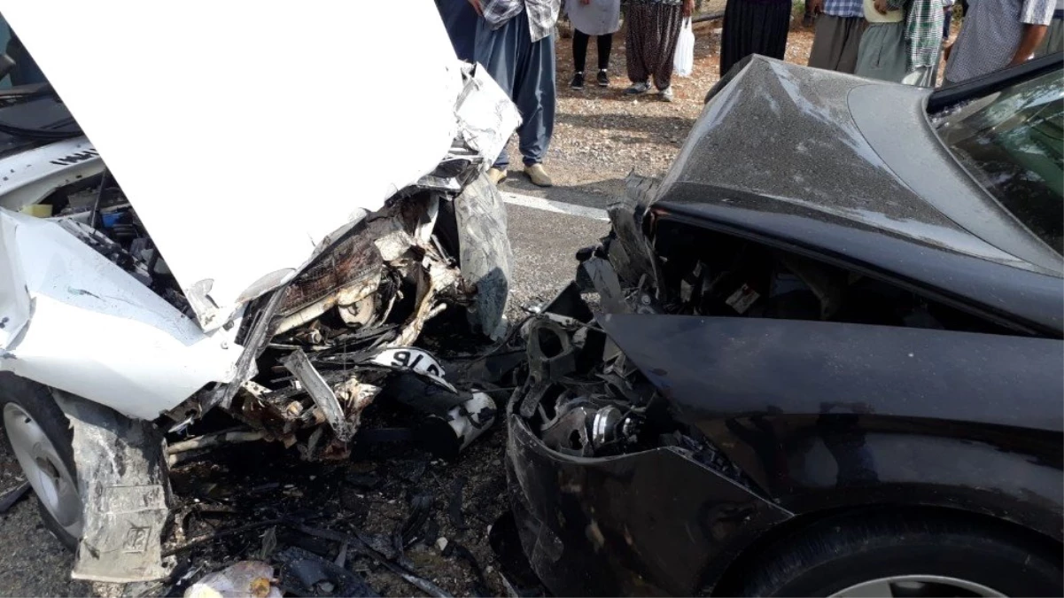 Tarsus\'ta trafik kazası: 3 yaralı