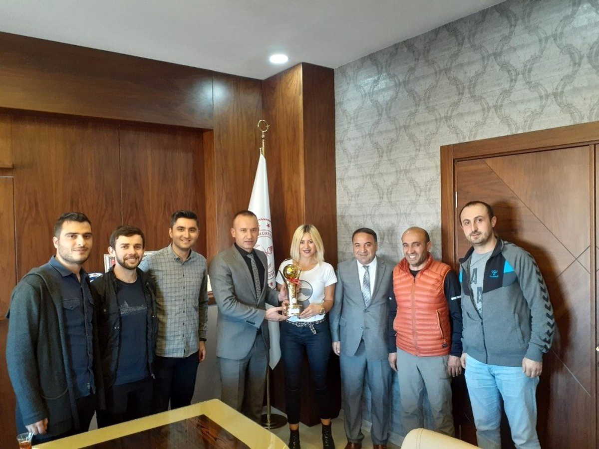 Voleybol Turnuvasında Milli Eğitim Müdürlüğü şampiyon oldu