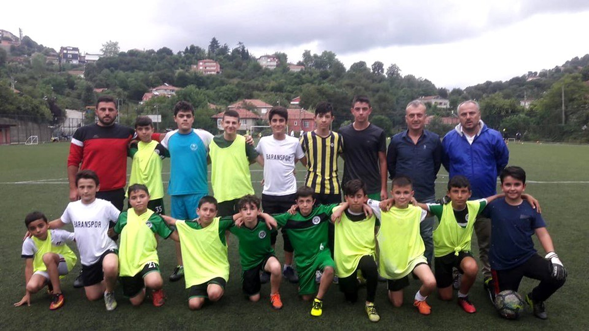 Amatör takım asker ve polise moral vermek için futbol maçında bulaşacak