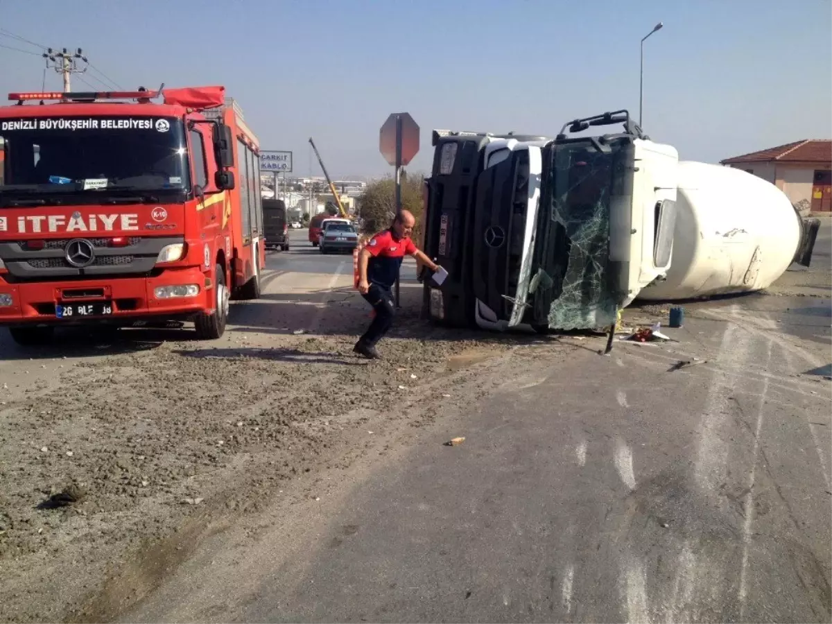 Beton mikseri ile kamyon çarpıştı: 1 yaralı