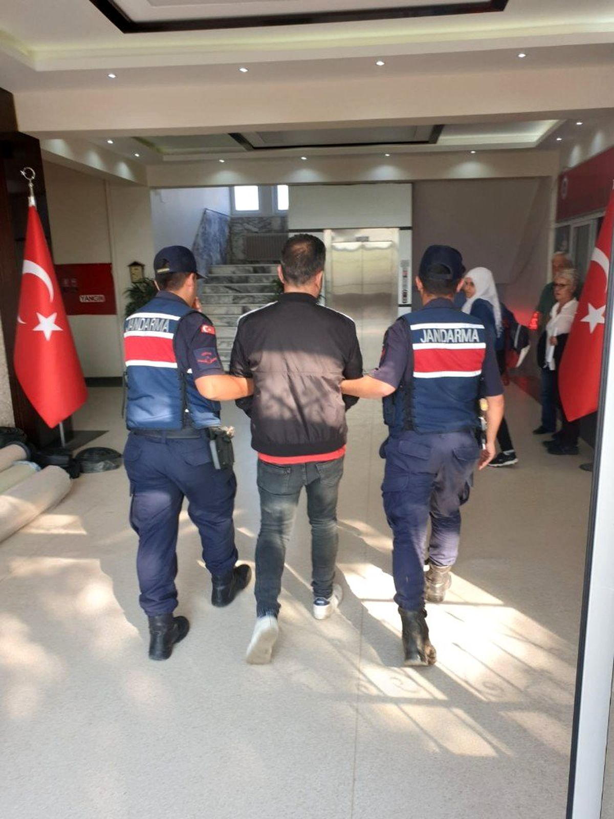 Bir operasyonda jandarmadan: 299 göçmen yakalandı