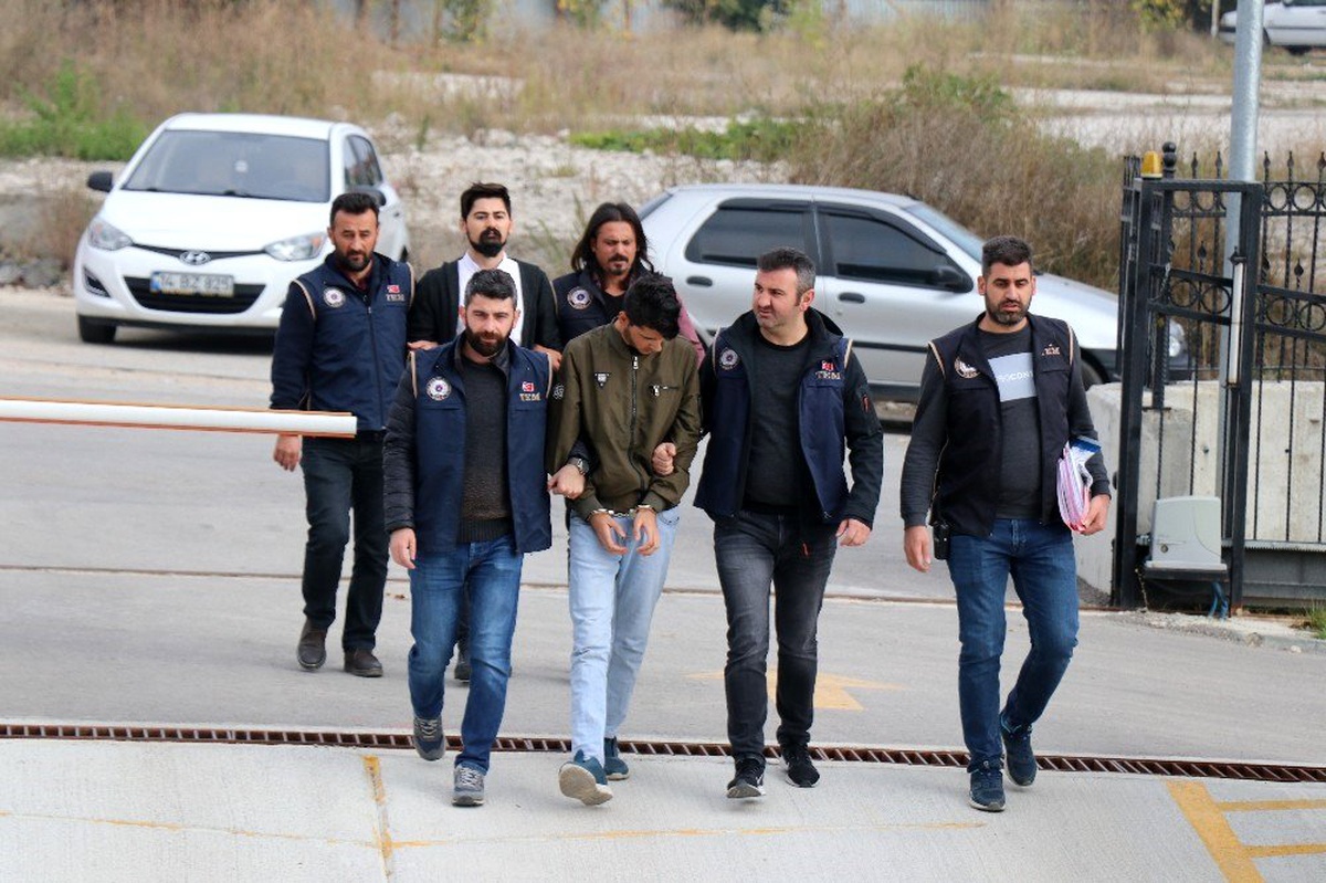 Bolu\'da, terör propagandası yapan 2 kişi adliyeye sevk edildi