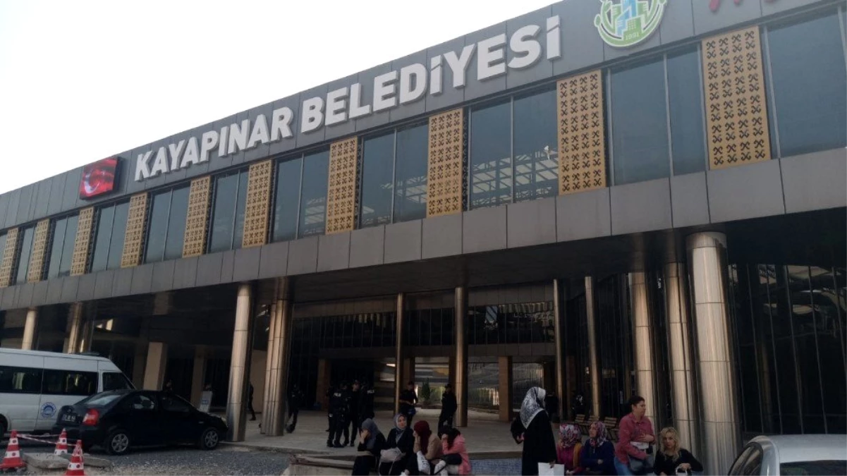 Diyarbakır\'da HDP\'li belediye başkanlarına terör operasyonu
