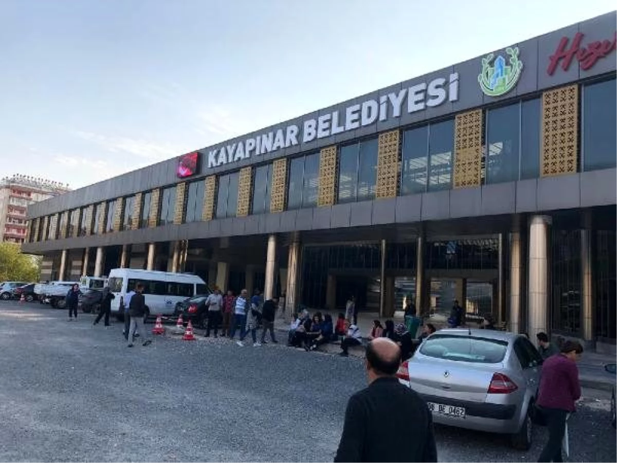 Diyarbakır\'da HDP\'li belediyelere terör operasyonu
