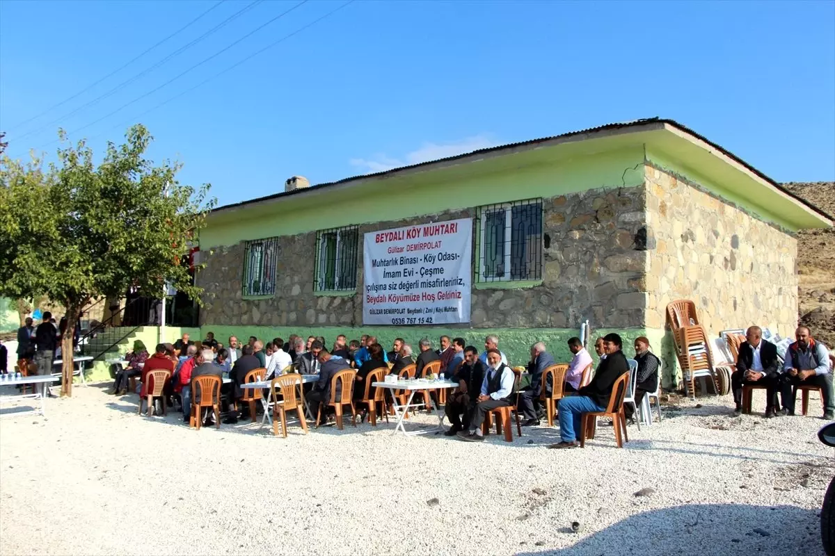 Gelin geldiği köyde muhtar oldu, köyün çehresini değiştirdi