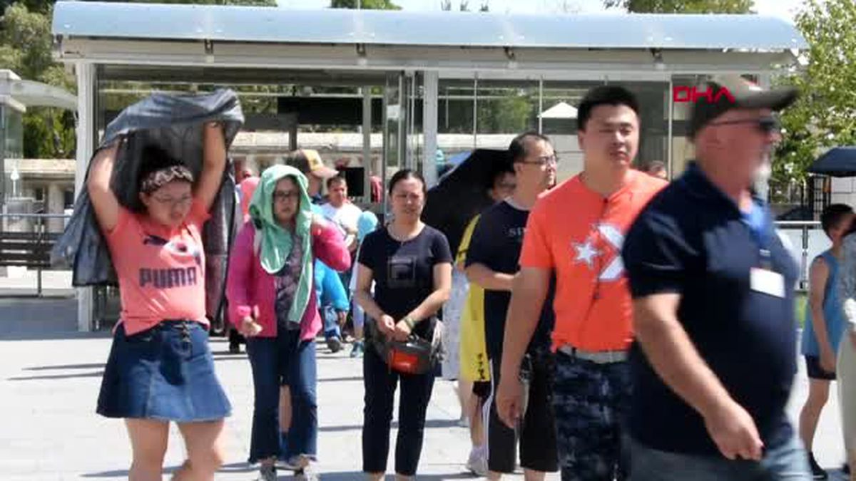 İstanbul çinli turistlerin türkiye\'ye büyük ilgisi dünyanın en büyük yolcu uçağı ile istanbul\'a...