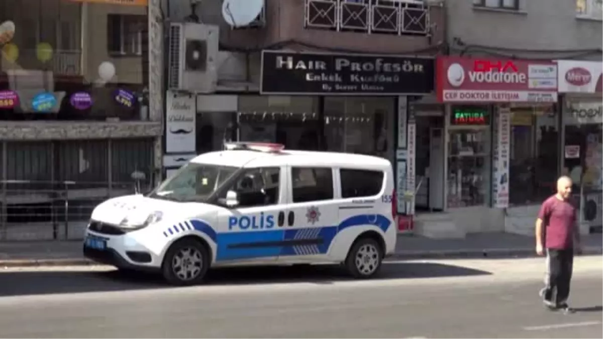 İzmir üvey kardeşini berber koltuğunda pompalı tüfekle vurdu