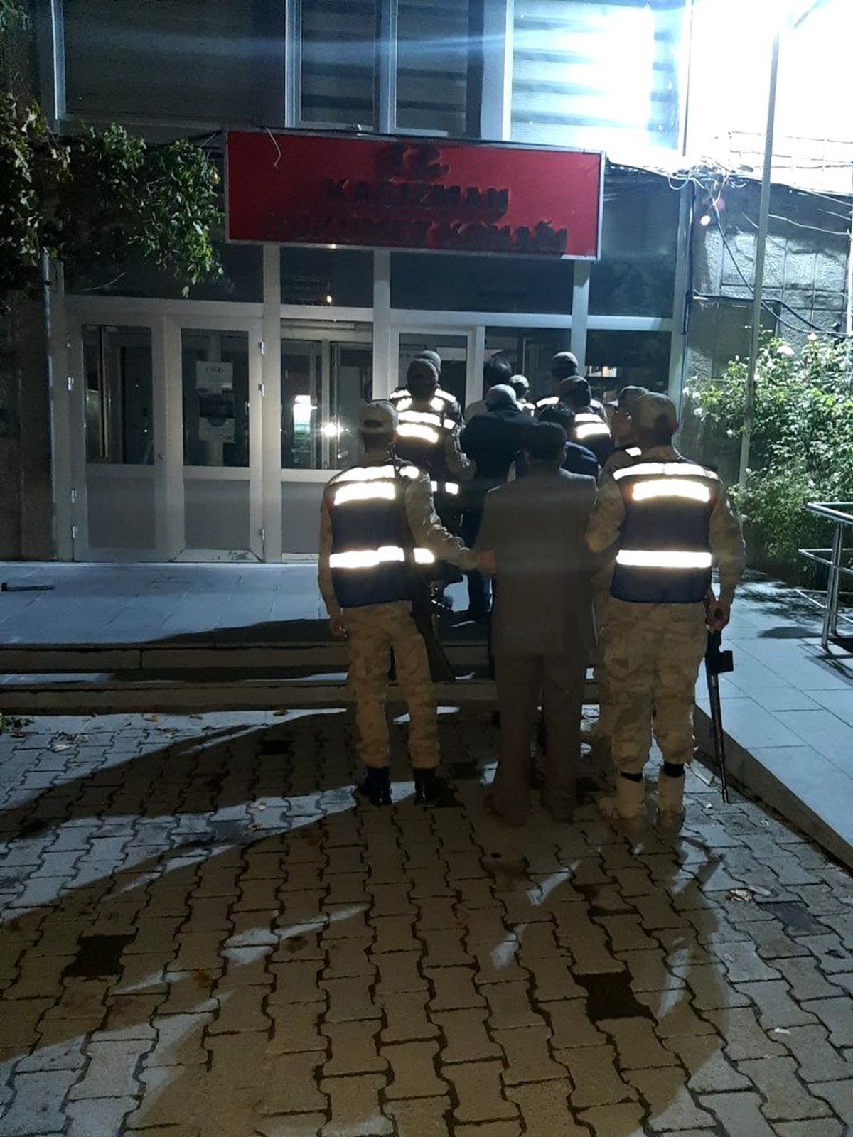 Kars\'ta hayvan hırsızları yakalandı
