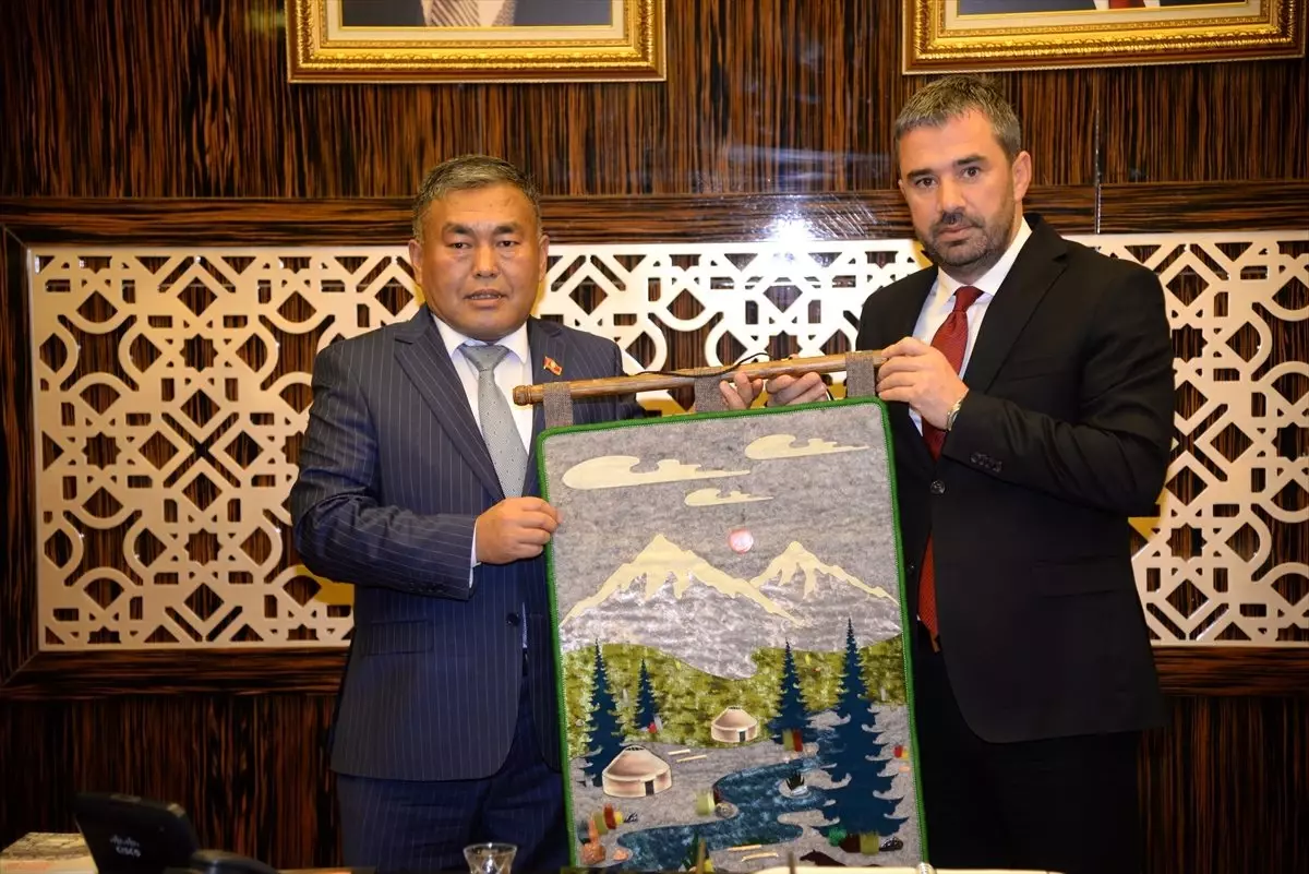 Kırgızistan\'ın Oş Şehri Meclis Başkanından Pursaklar\'a ziyaret