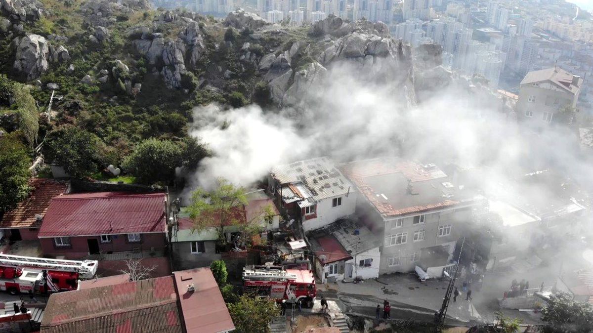 Maltepe\'de çocuğun evde çakmakla oyunu kötü bitti